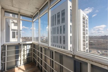 Apartmanın balkonundan manzara