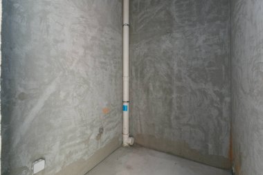 Dairenin içi gri renklerle süslenmemiş.