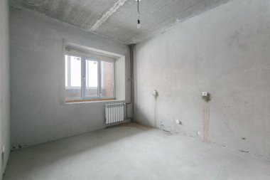 Dairenin içi gri renklerle süslenmemiş.