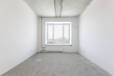 Dairenin içi gri renklerle süslenmemiş.