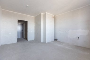 Dairenin içi gri renklerle süslenmemiş.