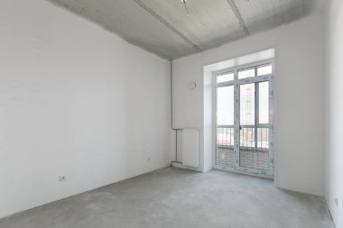 Dairenin içi gri renklerle süslenmemiş.