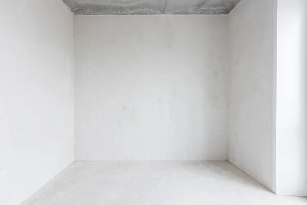 灰色の装飾のないアパートのインテリア — ストック写真