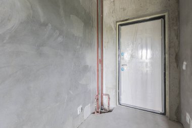 Dairenin içi gri renklerle süslenmemiş.