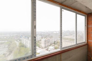 Apartmanın balkonundan manzara