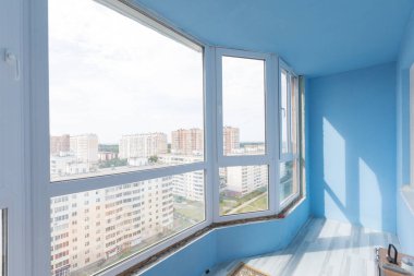 Apartmanın balkonundan manzara