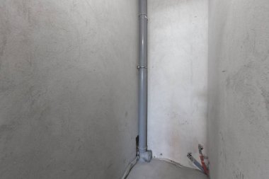 Dairenin içi gri renklerle süslenmemiş.