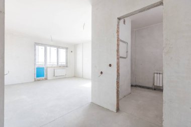 Dairenin içi gri renklerle süslenmemiş.