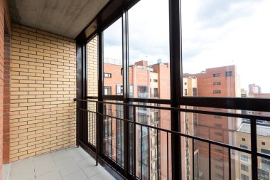 Apartmanın balkonundan manzara