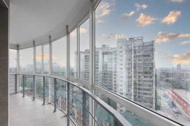 Apartmanın balkonundan manzara