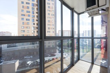 Apartmanın balkonundan manzara