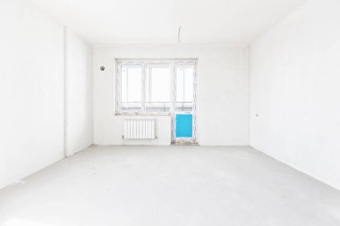 Dairenin içi gri renklerle süslenmemiş.