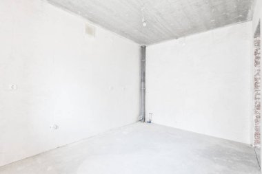 Dairenin içi gri renklerle süslenmemiş.