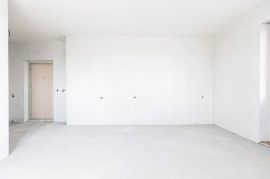 Dairenin içi gri renklerle süslenmemiş.