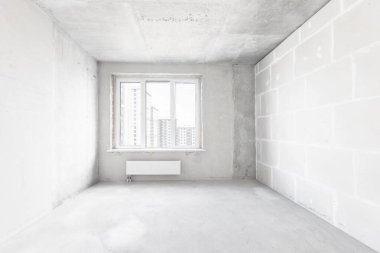 Dairenin içi gri renklerle süslenmemiş.