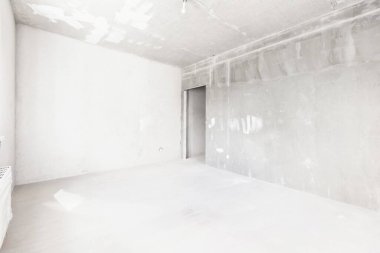 Dairenin içi gri renklerle süslenmemiş.