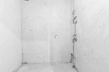 Dairenin içi gri renklerle süslenmemiş.