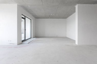 Dairenin içi gri renklerle süslenmemiş.