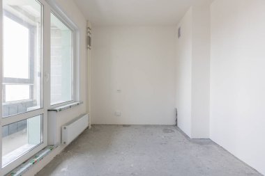 Dairenin içi gri renklerle süslenmemiş.