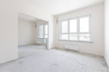 Dairenin içi gri renklerle süslenmemiş.