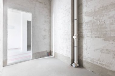 Dairenin içi gri renklerle süslenmemiş.