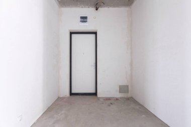 Dairenin içi gri renklerle süslenmemiş.