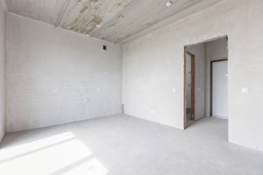 Dairenin içi gri renklerle süslenmemiş.