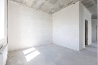 Dairenin içi gri renklerle süslenmemiş.