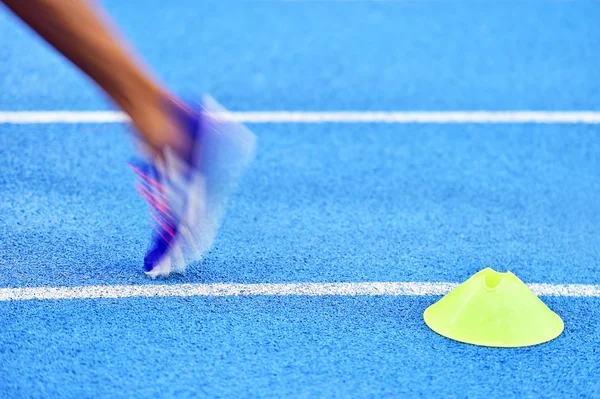 Atleta na pista de sprint — Fotografia de Stock