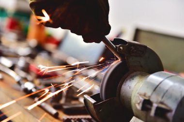 Cila Makinası endüstriyel bir vida parlatma mekanik