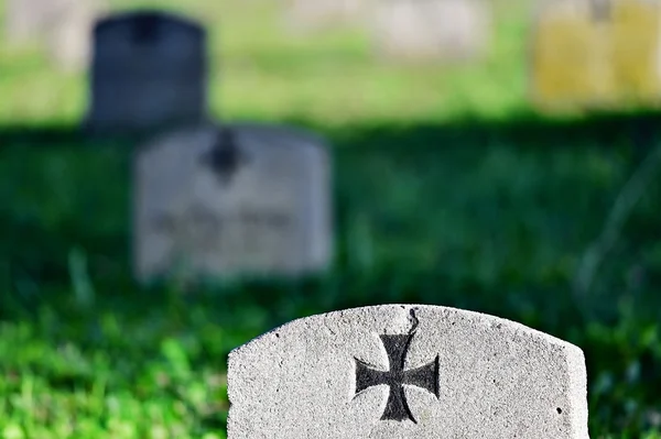 Могильный камень немецкого солдата — стоковое фото