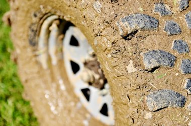 Off road lastik çamur dolu
