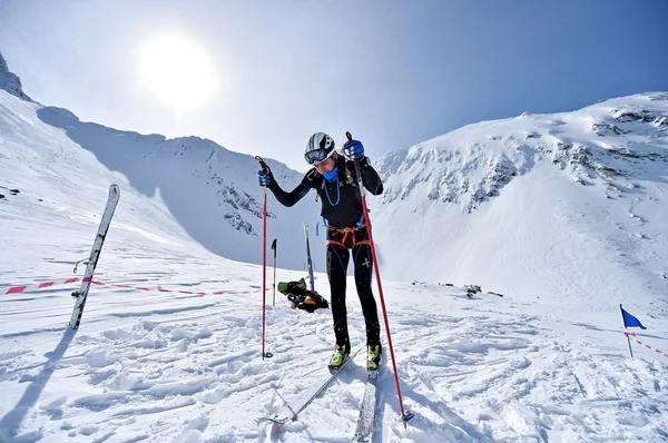 Esquí montañista durante la competición en las Montañas Fagaras —  Fotos de Stock