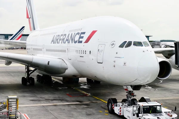 Hava Fransa A380 uçak üzerinde Charles de Gaulle uluslararası Airp — Stok fotoğraf