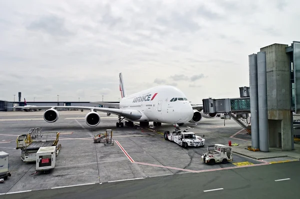 Hava Fransa A380 uçak üzerinde Charles de Gaulle uluslararası Airp — Stok fotoğraf