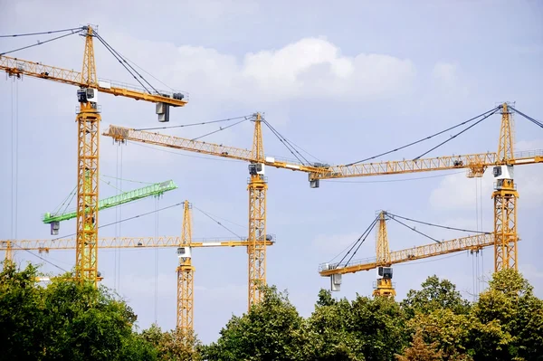 Grúas de construcción — Foto de Stock