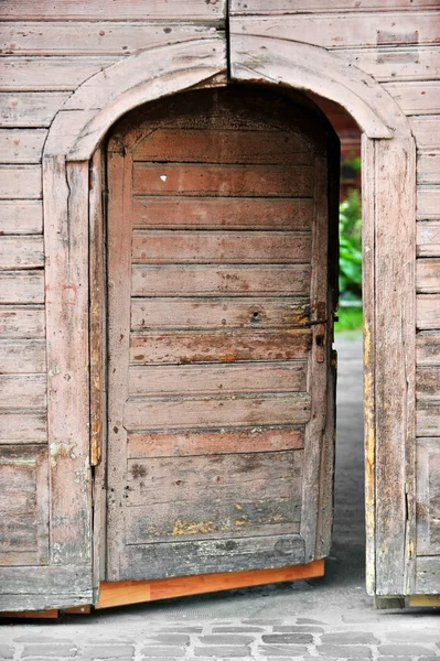 Old wooden front door — Stock Photo, Image