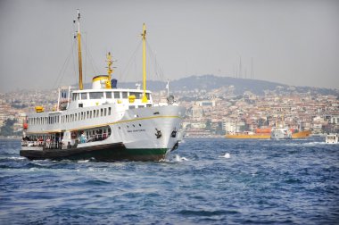 yolcu teknede boğaz boğaz