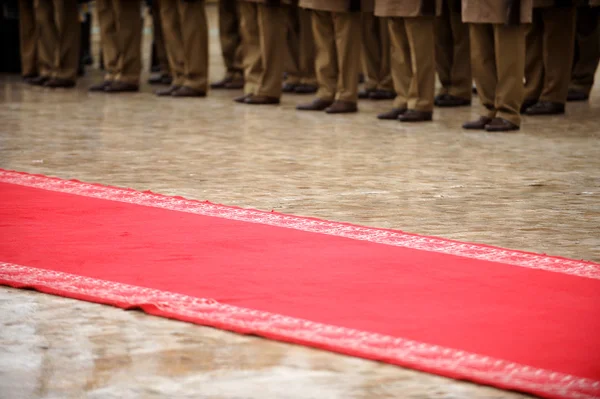 Röda mattan militär ceremoni — Stockfoto