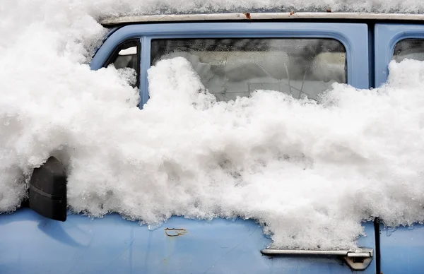 Staré auto v zimě — Stock fotografie