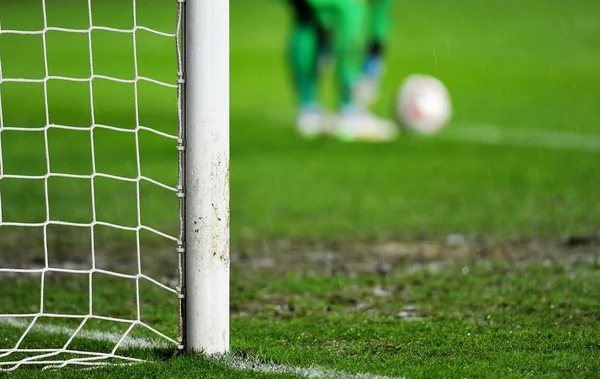 Goalkeeper preparing for goal kick — Stock Photo, Image