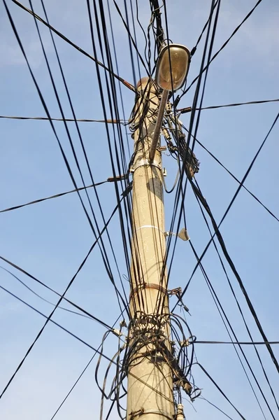 Tangled electric wires — Stock Photo, Image