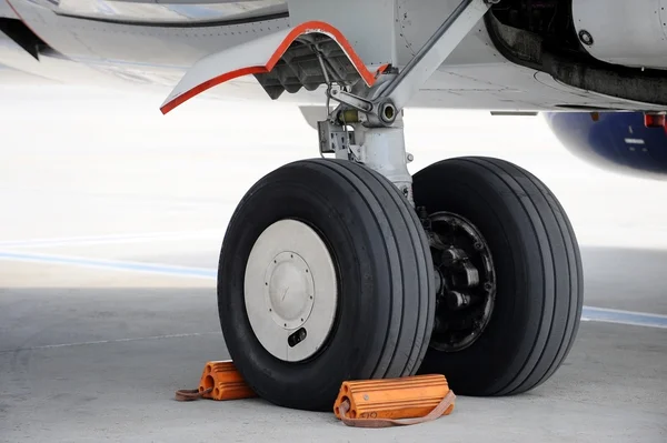 Airplane wheels — Stock Photo, Image