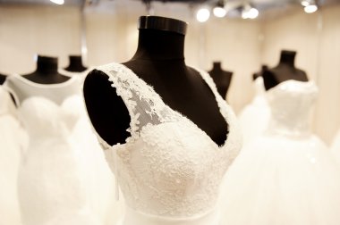 Gelinlik manken üzerinde