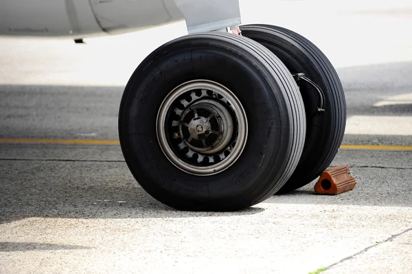 Airplane wheels — Stock Photo, Image