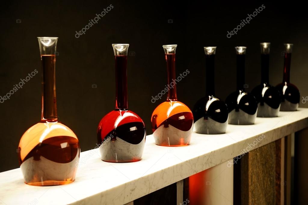 Verschiedene Arten von Wein in spezielle Flaschen Arten Verschiedene | Umweltfreundlich | Funktion Spezielle