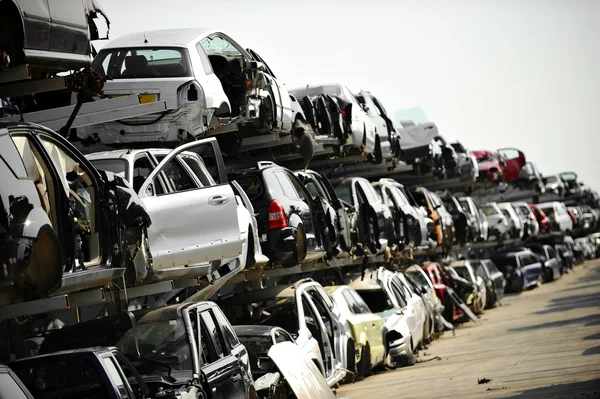 Wrecked car junkyard — Stock Photo, Image