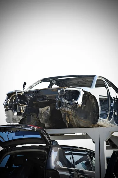 Sucata de carros destruídos — Fotografia de Stock