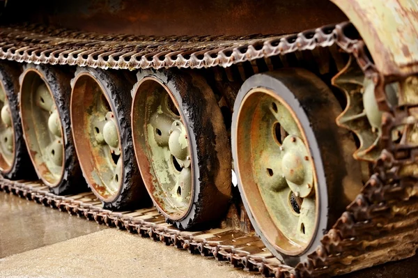 Verouderde tank tracks — Stockfoto