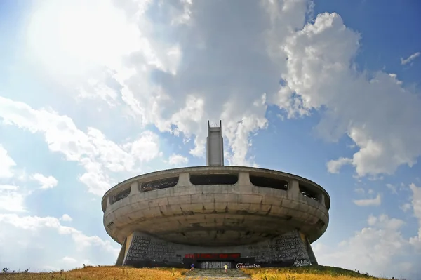 Mount Buzludzha komünist anıt — Stok fotoğraf